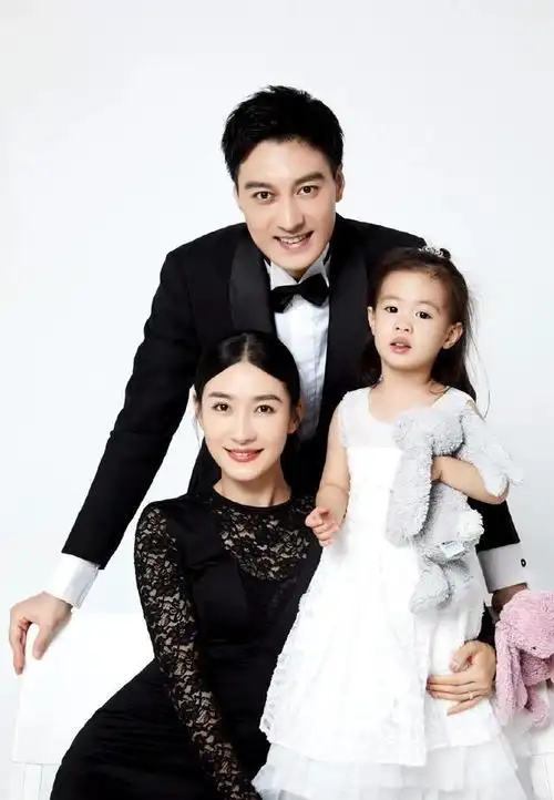 何建泽恋爱8年才结婚老婆是陶昕然