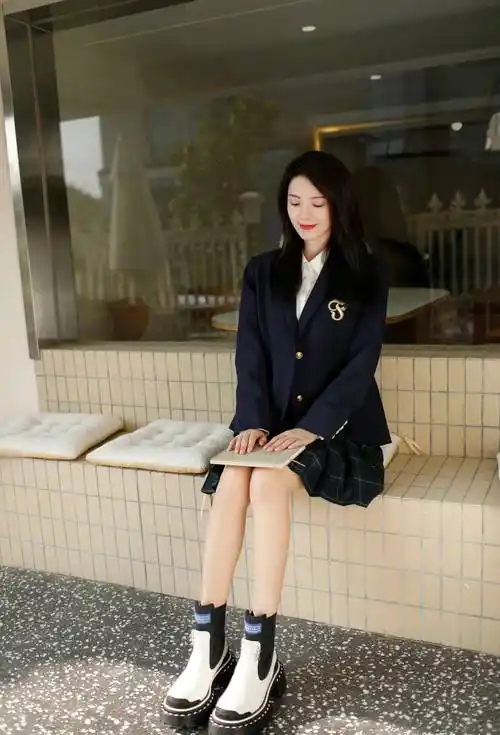 陈瑶的学院风穿搭好甜!