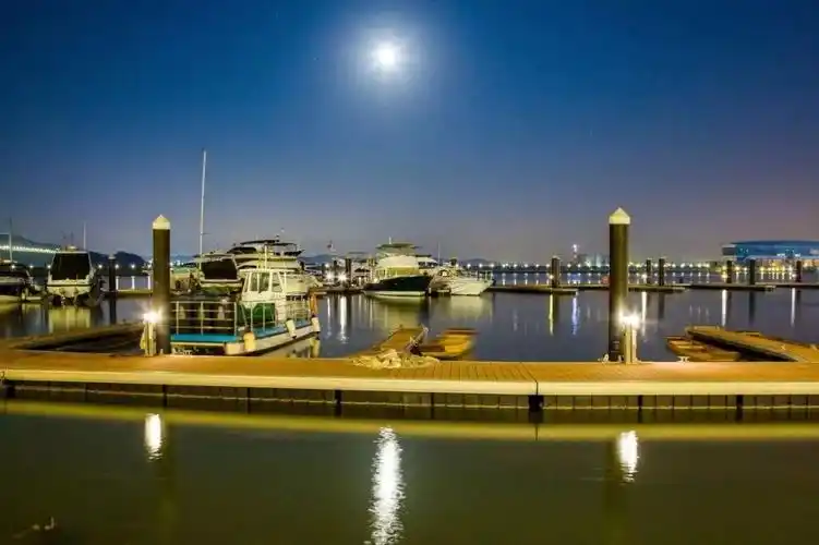 今年去南沙游艇会过圣诞无敌海上夜景超豪华海鲜自助餐买4送1