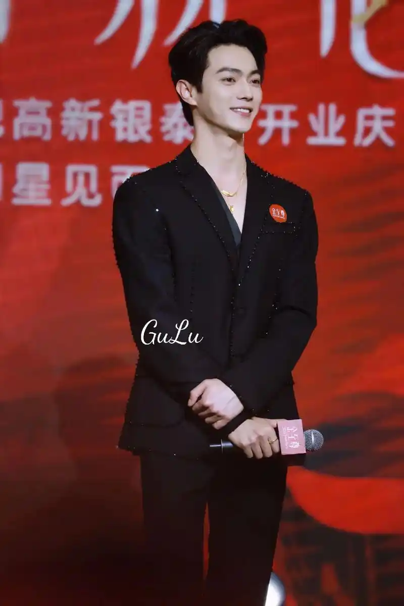 许凯 #许凯金至尊珠宝品牌代言人 图片来源:见水印!(感谢 - 抖音