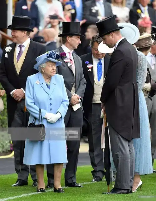 93岁英女王见到威廉,表情严肃教训孙子,凯特只能默默心疼老公