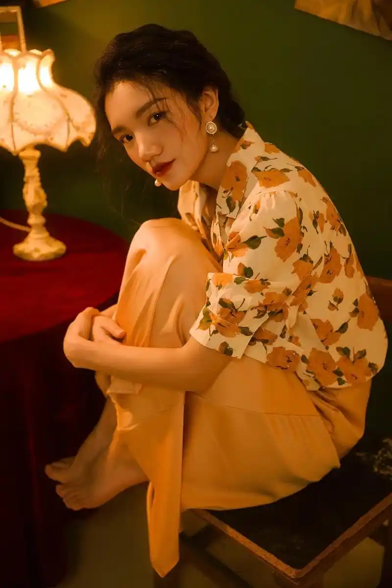 对港风的心动就这一次#复古港风 #写真 - 抖音