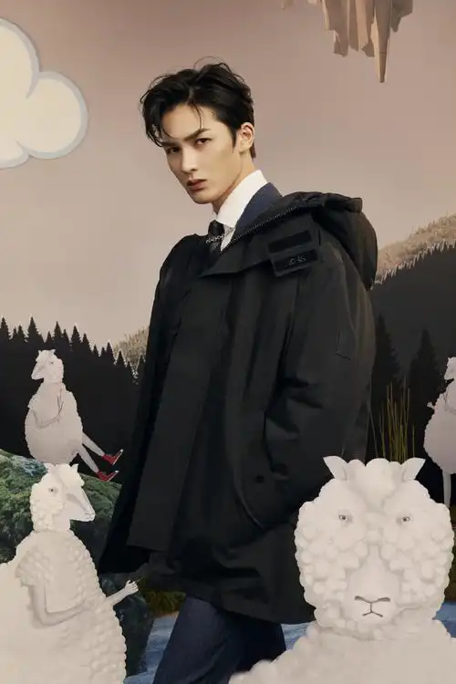 简介:朱正廷《nylon尼龙》十月刊封面写真,分享一组朱正廷图片给大家