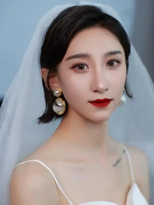短发新娘