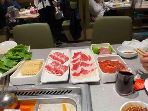 海底捞火锅(宝龙广场店)-"今天去给孩子换鞋子,顺便去了海底捞,生意.