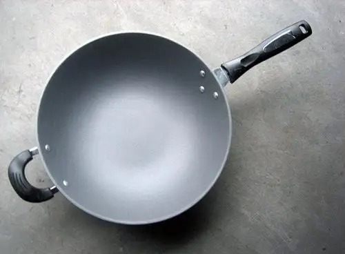 用铁锅的好处是什么 不同种类锅的使用及保养方法