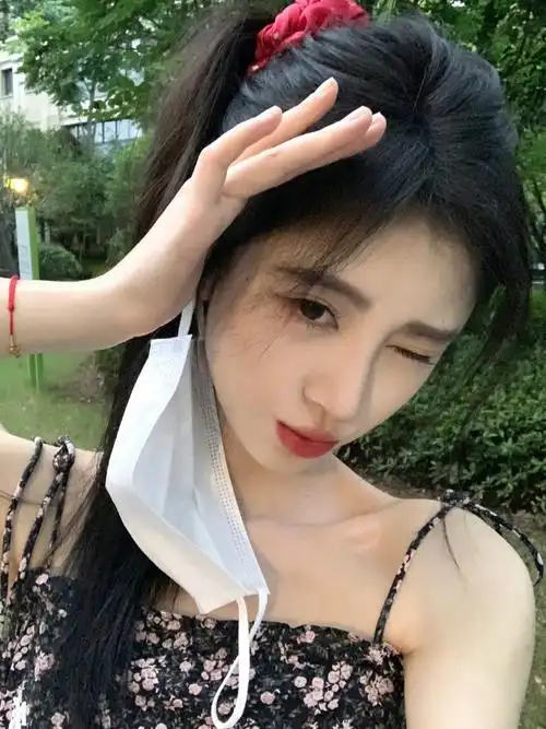 鞠婧祎嘟嘴wink##让我捏捏鞠婧祎的脸蛋