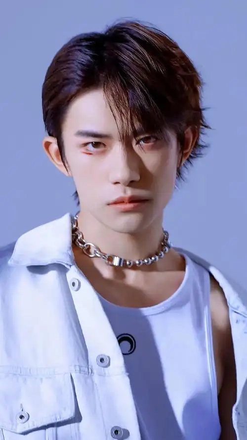 易烊千玺壁纸第37期那片绚烂的色彩是我们之间的约定