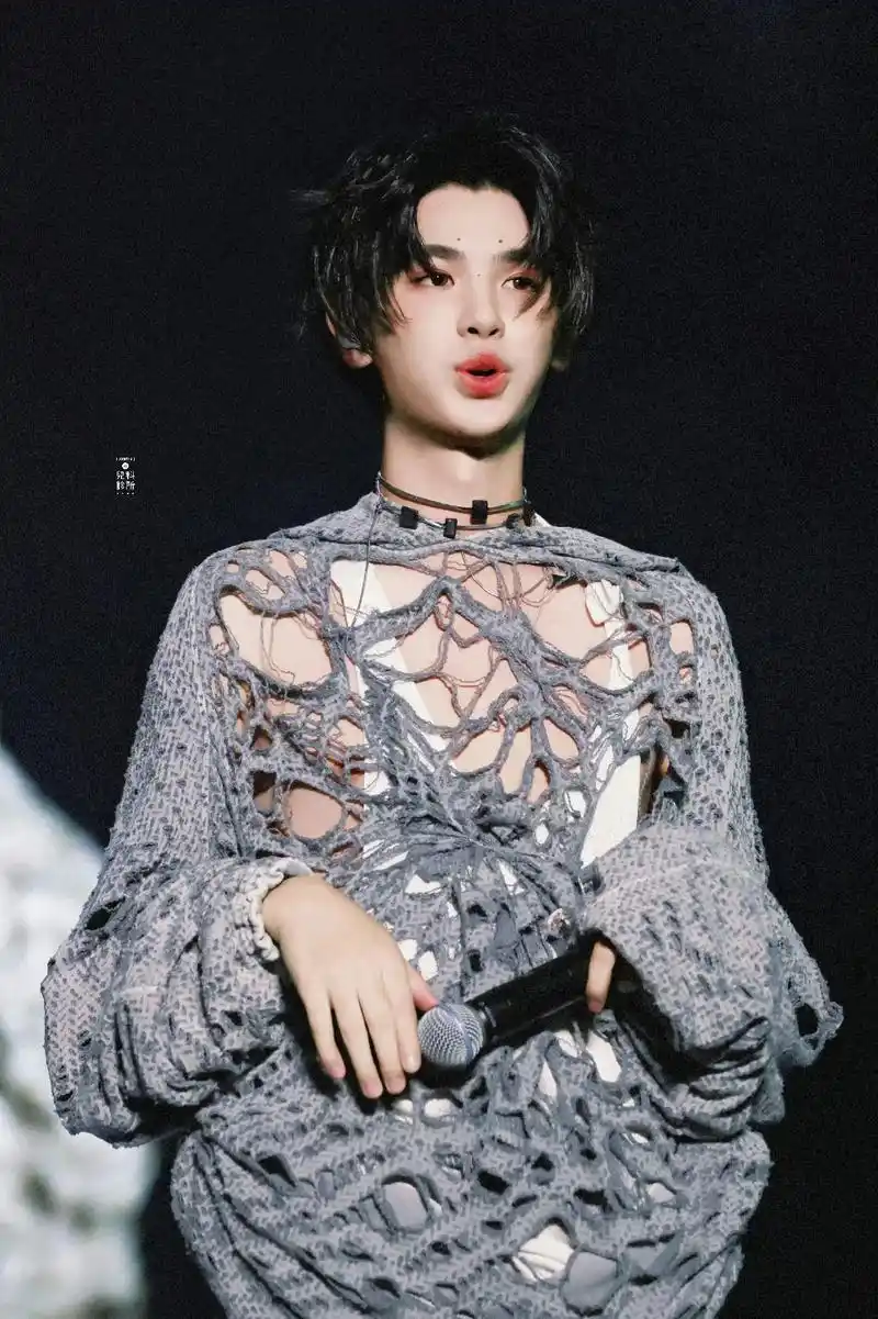 喜欢图二 #黄明昊justin #黄明昊 - 抖音