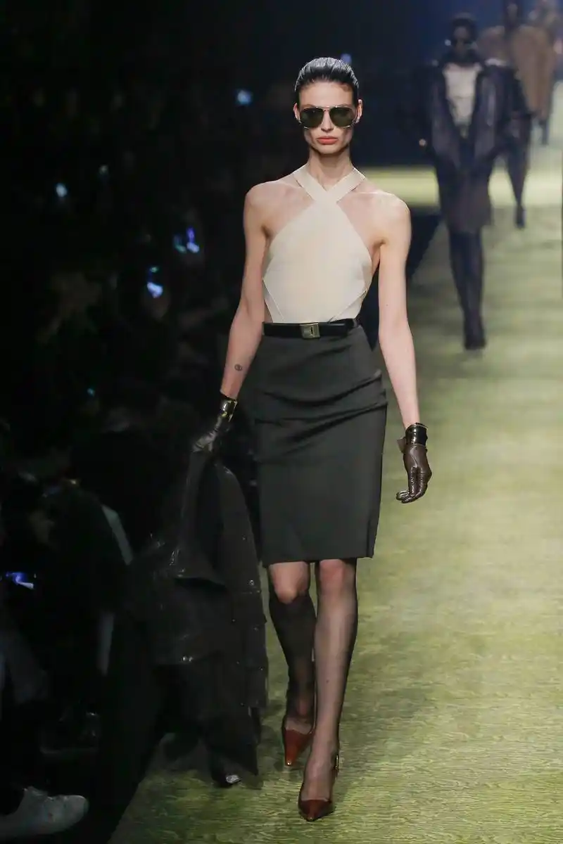 巴黎时装周——圣罗兰品牌时装秀(3)