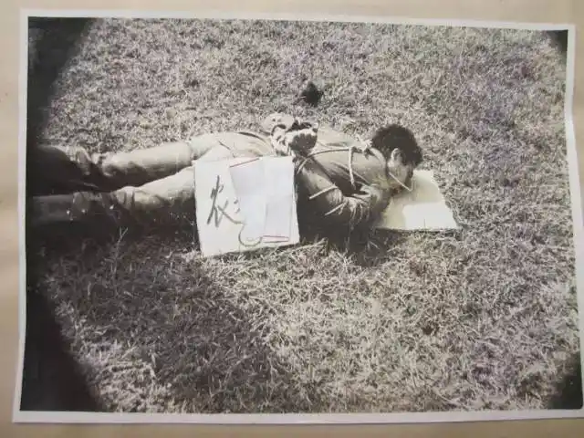 对罪犯执行枪决的现场图片3名罪犯被宣判死刑后就由武警战士,公安干警