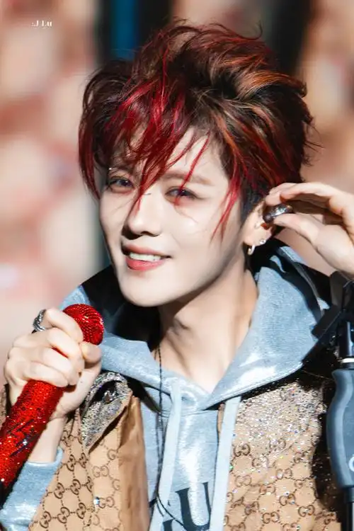 鹿晗一天吃一顿每天跑十公里