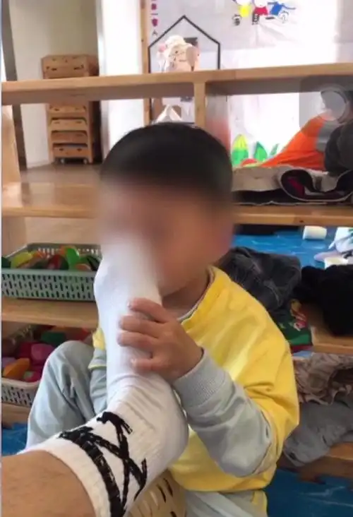 "著名"幼教机构"红黄蓝"为何一再出事?