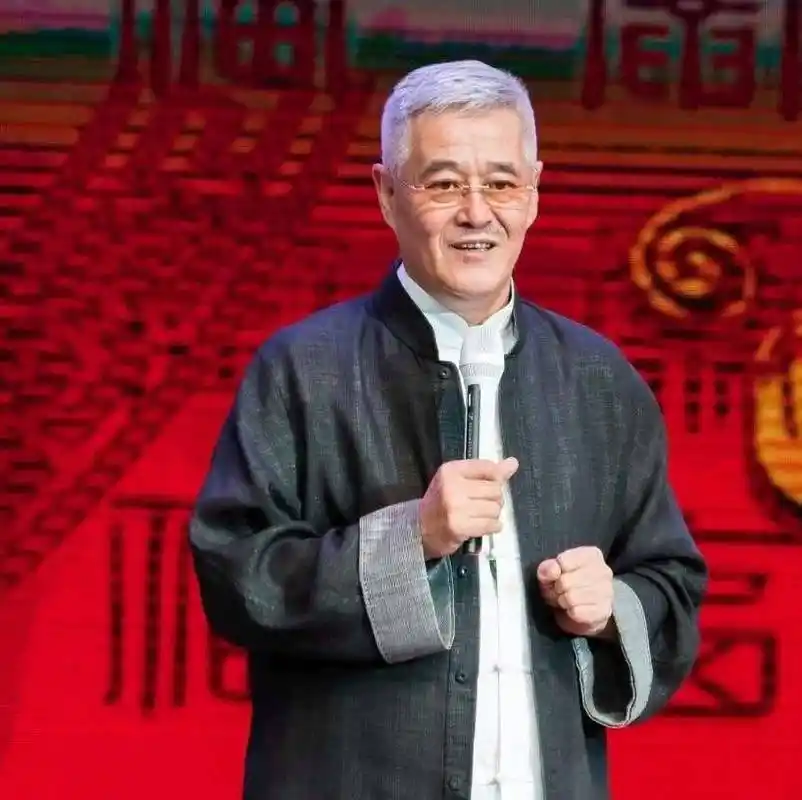 赵本山:小时在农村吃饭都难,现在社会多好多幸福_国家_生活_苦日子