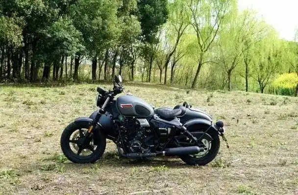 长江边三轮新车亮相:颠覆经典650_三轮摩托车_导购_摩信网