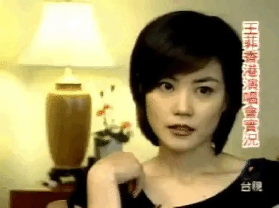 王菲说她的烦恼是太红了,看她的表情是真的很苦恼[笑哭][笑哭]