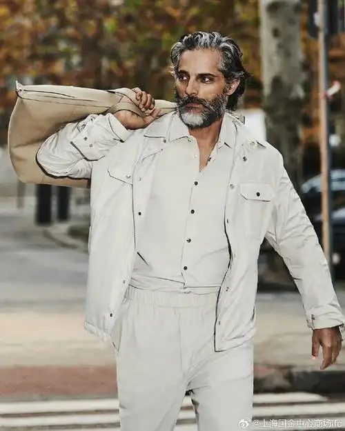 国金,推荐#  moncler collection春夏男装系列携知名演员joaquín
