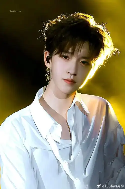 获中传奖学金#谁家爱豆能唱会跳还拿了两项奖学金啊贺峻霖|全能偶像