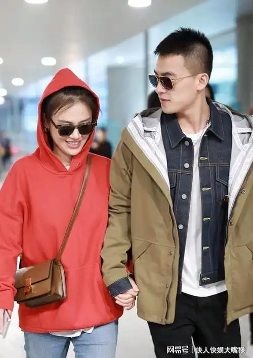 马思纯有两段著名的恋情,一段是和影星欧豪,因为拍摄《左耳》,一对