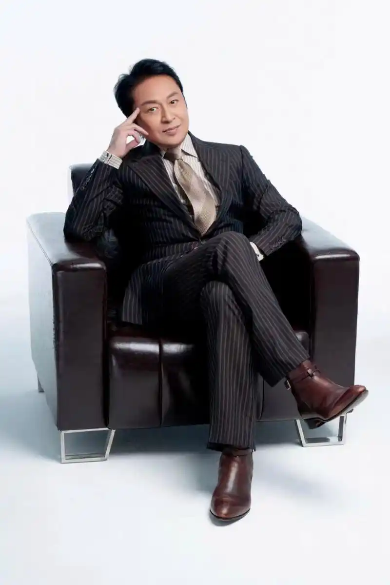 小马哥-马景涛,全新一辑写真大片,刚新鲜出炉,彰显成熟儒雅霸气男人