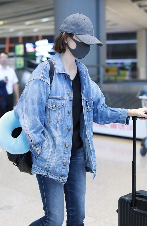 牛仔外套搭配裤子牛仔外套最佳搭配裤子女