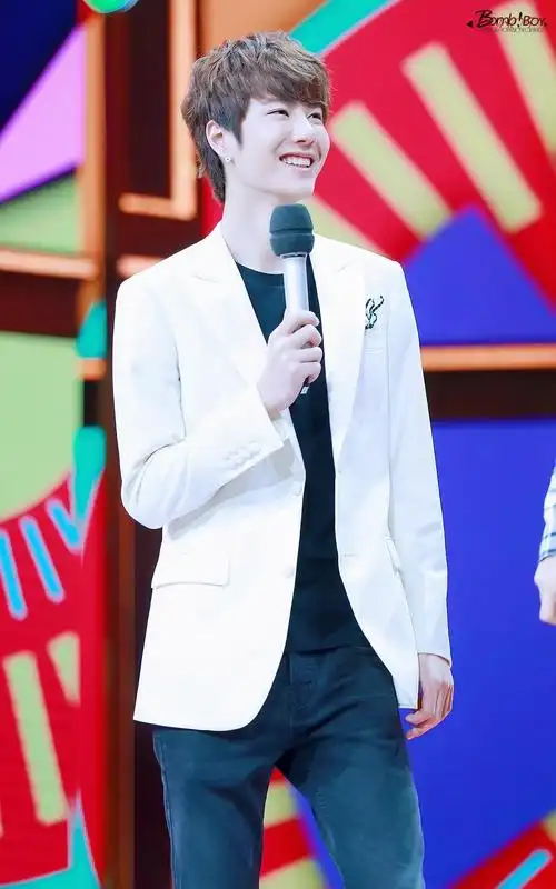 天天向上录制 #uniq王一博# #王一博人间至味是清欢# #天天向上王一博