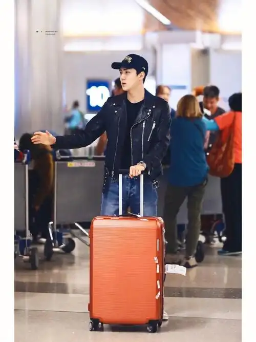 吴世勋非常帅的好帅的#南韩仙子吴世勋  #机场拍照