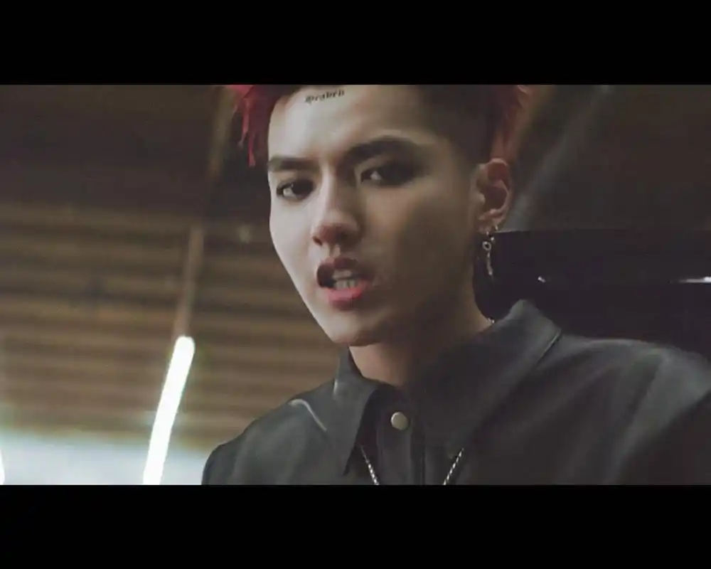 吴亦凡《juice》mv造型回顾 掉落人间的红发小恶魔