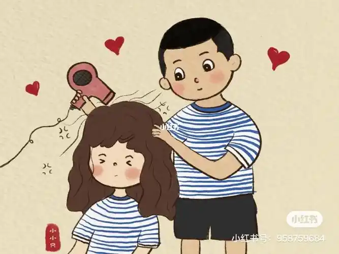男朋友帮忙吹头发是一件好浪漫的事