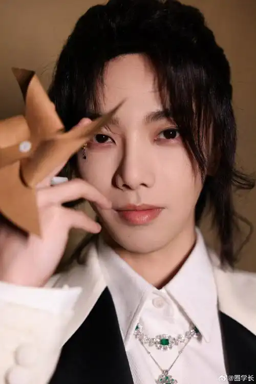 华晨宇 到底是挡了谁的道