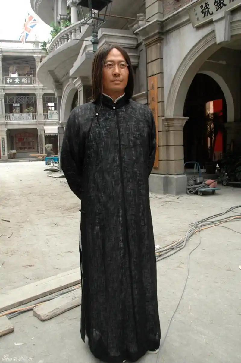 黎明等16位华语影坛"帝后"级巨星主演的年度第一贺岁大片《十月围城》