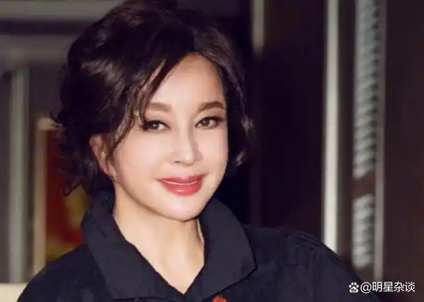 刘晓庆是一个很有争议的人,从被无数人追捧的明星,到事业跌入低谷,她