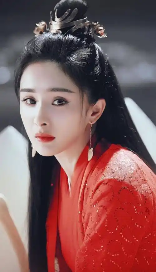 不得不说,古装造型的的杨幂是仙女本仙了.