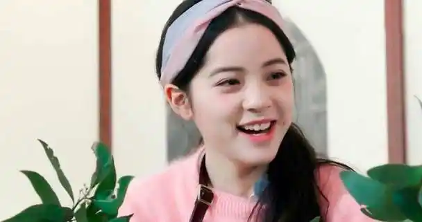 《大主宰》花絮释出,王源公主抱欧阳娜娜,拍戏现场很搞笑