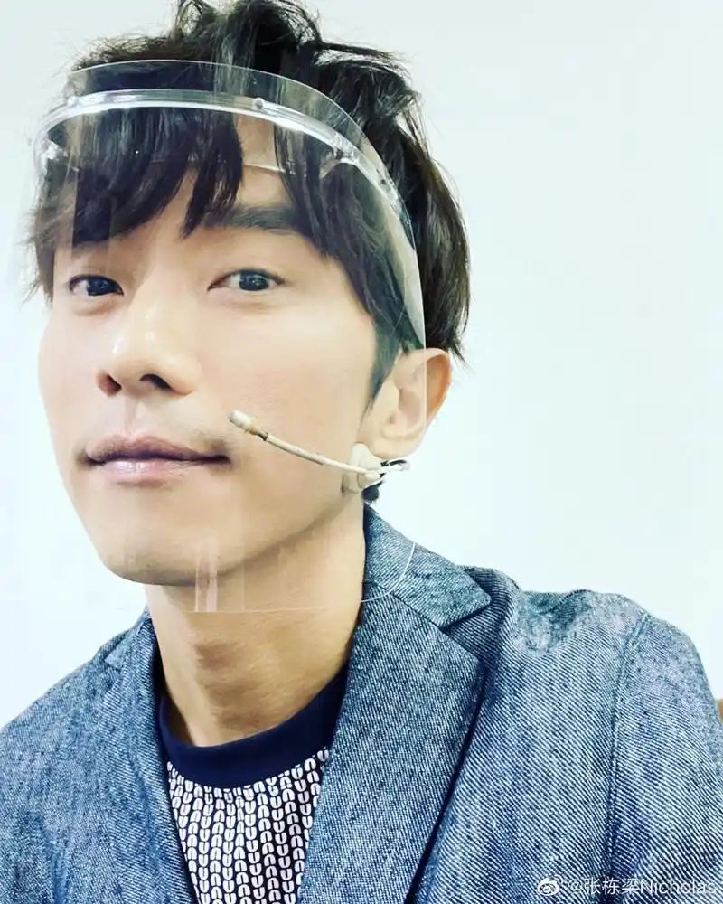 还记得马来西亚歌手张栋梁吗39岁依然少年模样