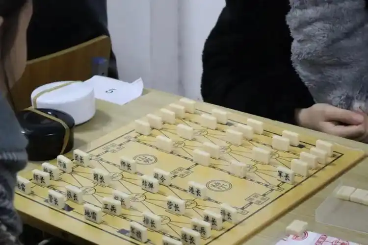 浙江省广播电视中等专业学校成功举办军棋竞赛