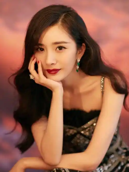 杨幂刚出道时到底有多美?