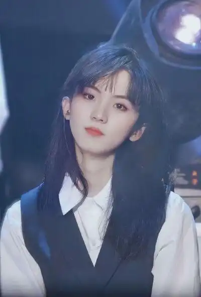 马嘉祺的女装照