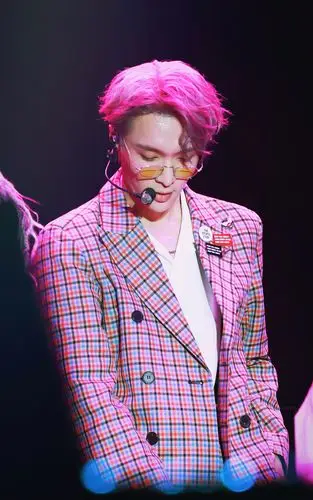 张艺兴最帅桌面壁纸