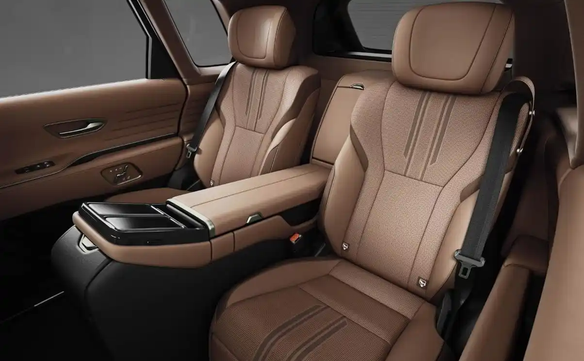 丰田世纪suv正式亮相 起售价约合人民币124万元