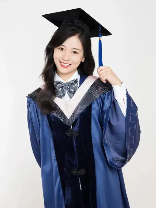 研究生毕业照天真蓝