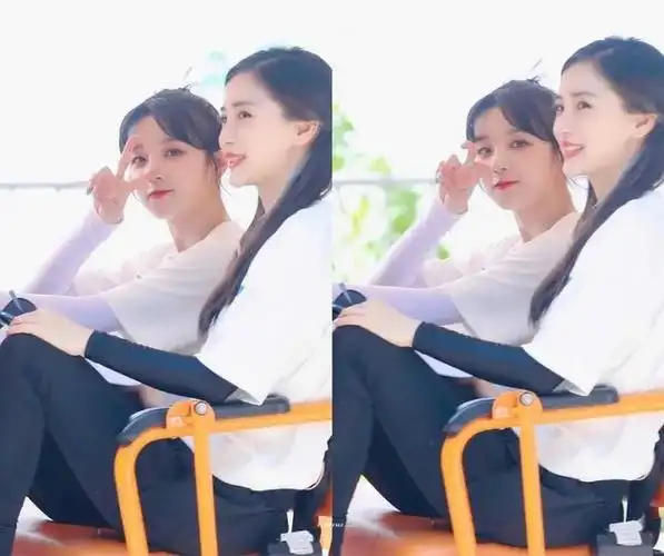 杨颖和宋雨琦同框网友称神级拉踩两人关系那么好粉丝自作多情