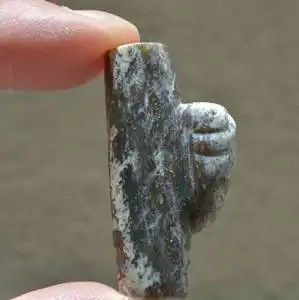 [小格]玉玲儿 高古 良渚文化地方玉沁色蝉形纹小管子小勒子男女