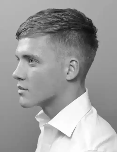 男士发型2020新款寸头,李易峰的寸头造型,帅气十足,拍时尚大片也很