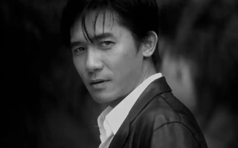 梁朝伟人设崩塌?网友:他就这么缺钱吗?