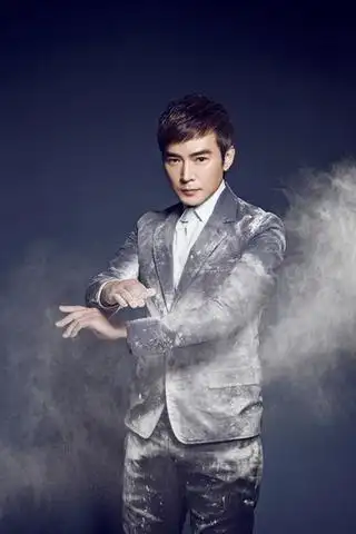 大侠焦恩俊图片320x480高清壁纸