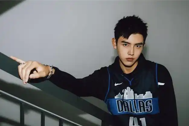 陈飞宇内娱真太子陈凯歌陈红之子却变成男小三