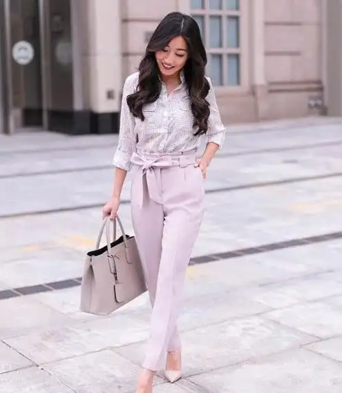 这个ins上爆红的小个子博主身高152却超级会穿