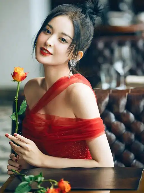 经典回顾古力娜扎芝芝莓莓星光裙