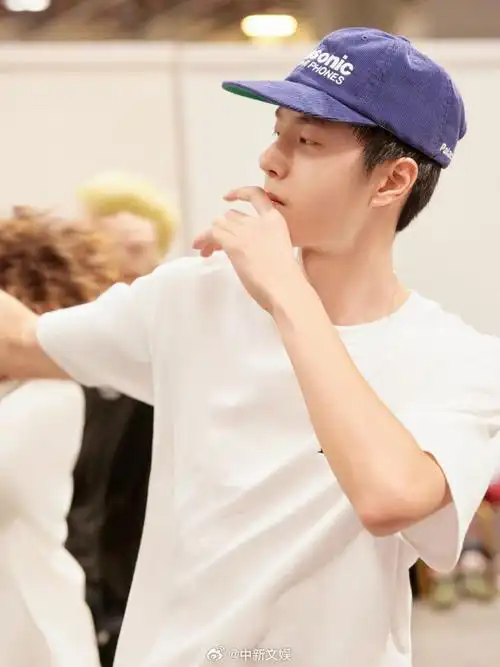 诽谤王一博网民手写信道歉##律师解读诽谤罪会遭到什么处罚##乐华